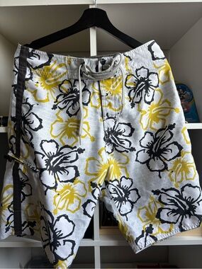 Y2k rip zone Men's White Floral Swim Shorts with Yellow & Black Hibiscus Print